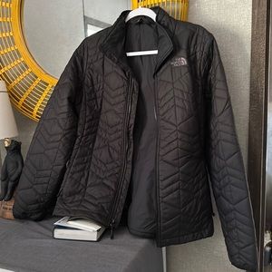 North face size XL jacket. New, never worn.